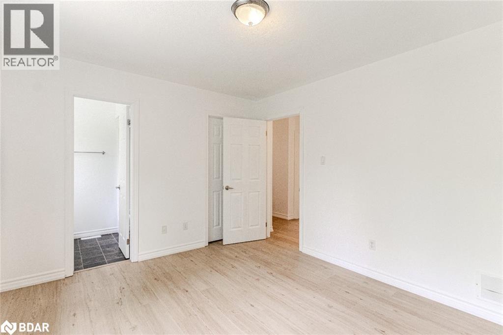 Photo 7 of 32 54th Street South Unit Upper, Wasaga Beach ON