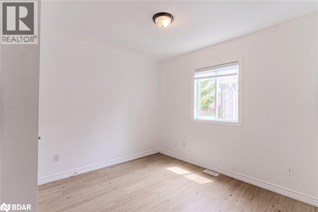 Photo 13 of 32 54th Street South Unit Upper, Wasaga Beach ON
