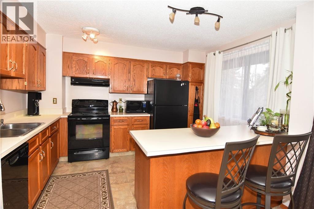 Photo 28 of 41 3302 50 Street Nw, Calgary AB