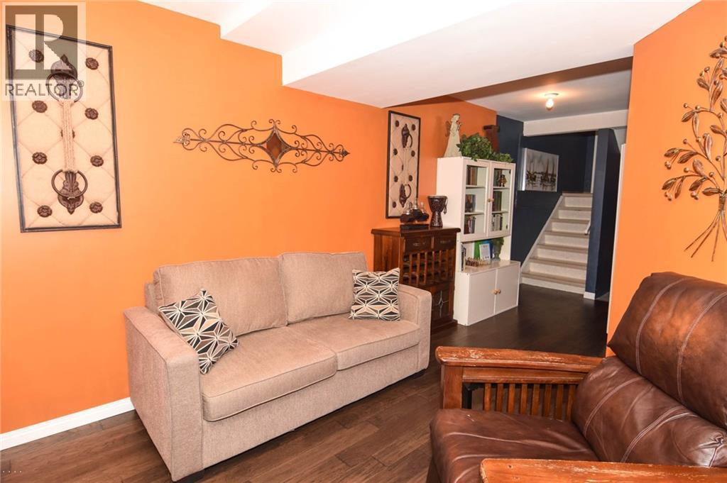 Photo 37 of 41 3302 50 Street Nw, Calgary AB