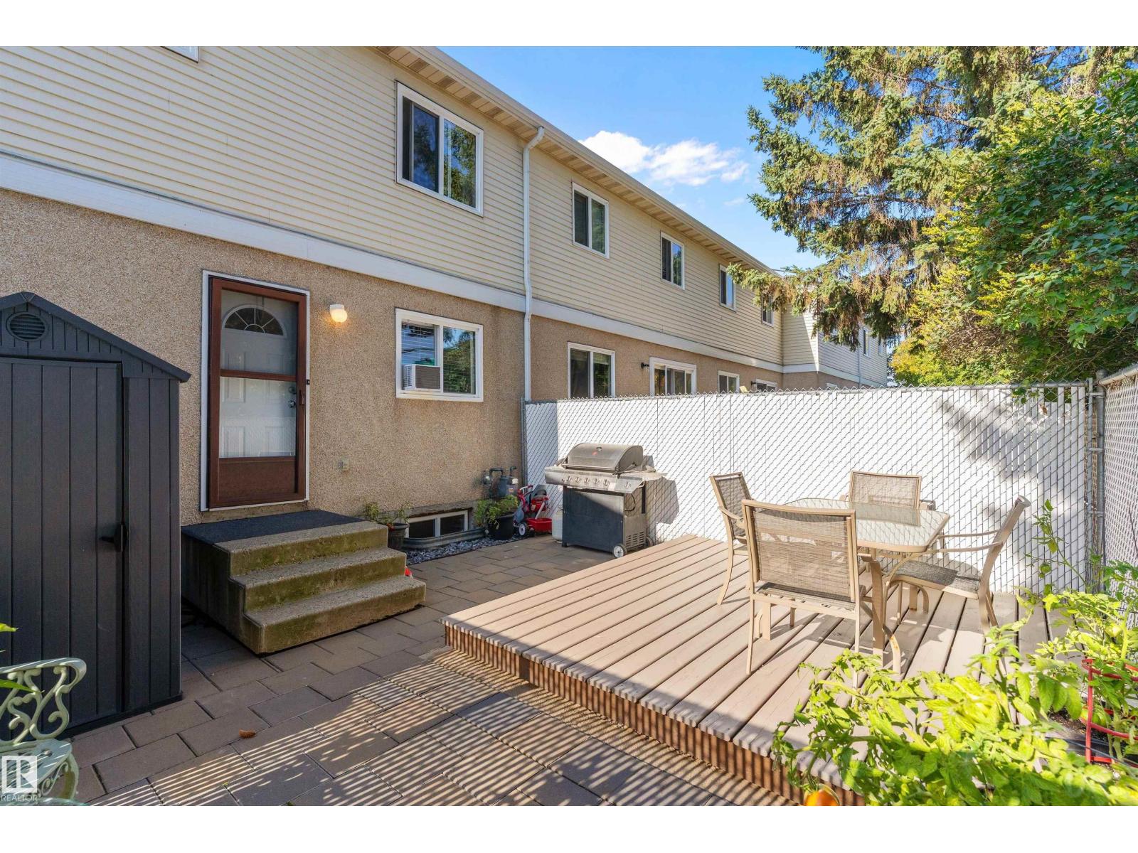 Photo 4 of 16491 115 St Nw, Edmonton AB