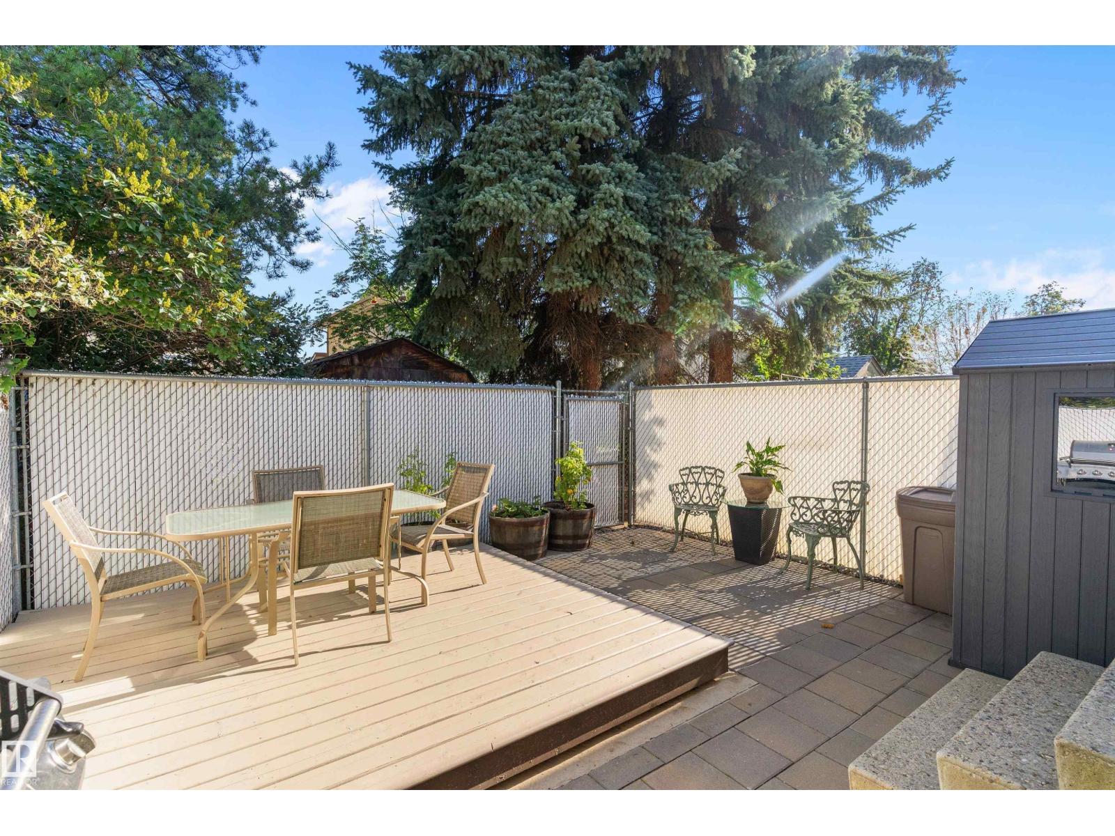 Photo 5 of 16491 115 St Nw, Edmonton AB