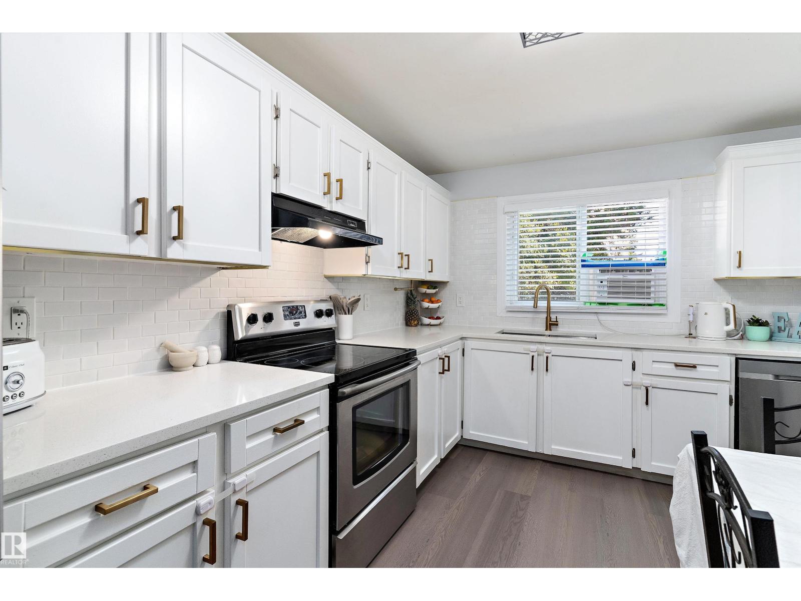 Photo 36 of 16491 115 St Nw, Edmonton AB