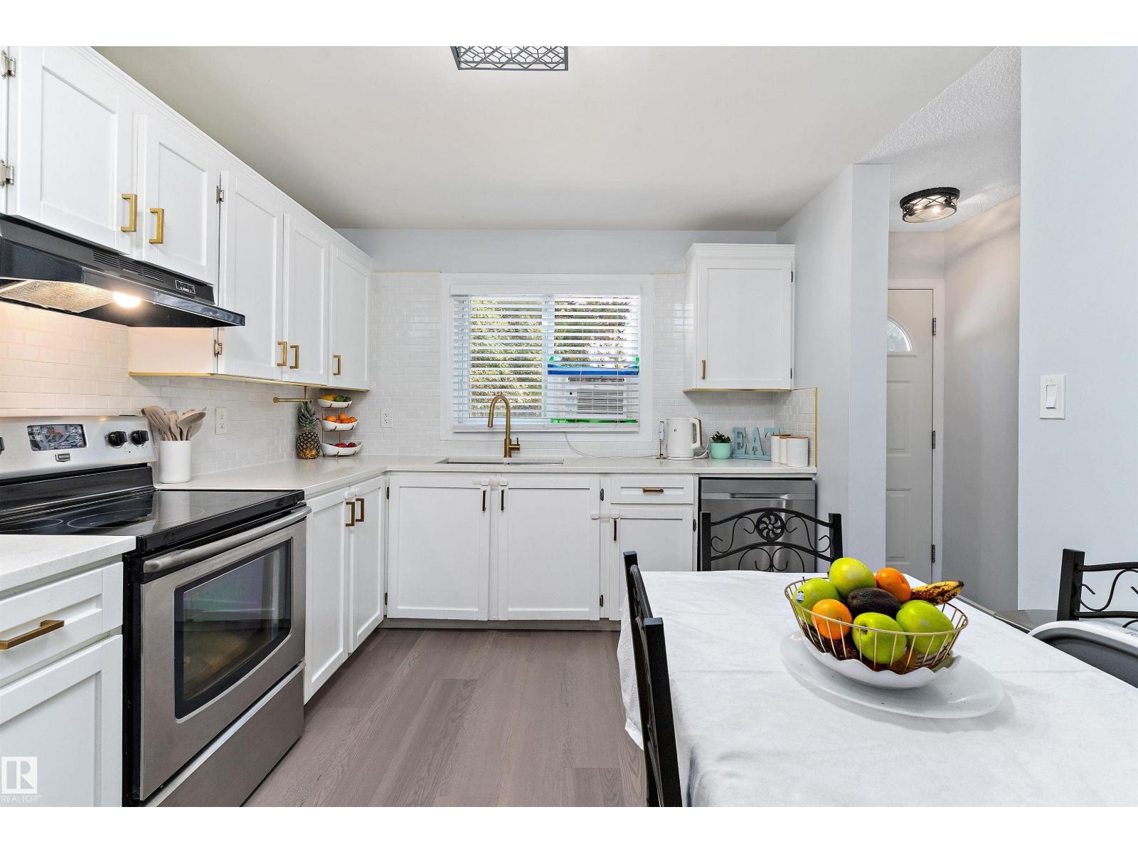 Photo 18 of 16491 115 St Nw, Edmonton AB