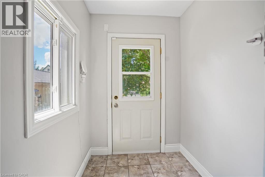 Photo 19 of 58 Pandora Avenue N, Kitchener ON