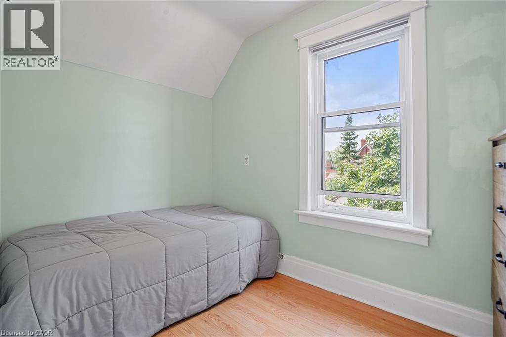Photo 8 of 58 Pandora Avenue N, Kitchener ON