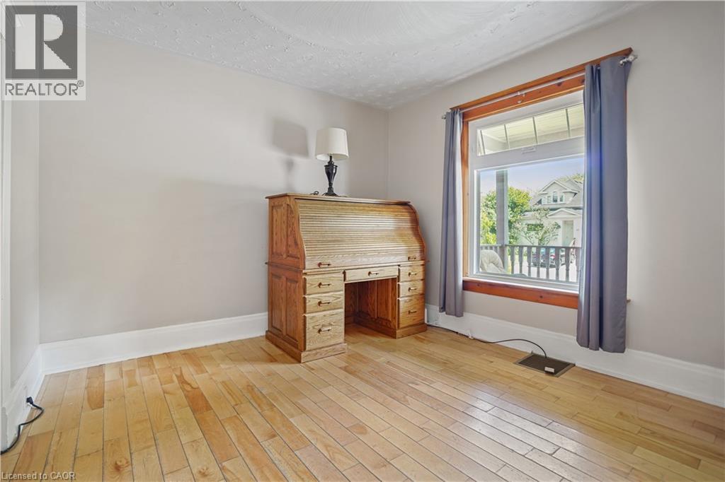 Photo 28 of 58 Pandora Avenue N, Kitchener ON