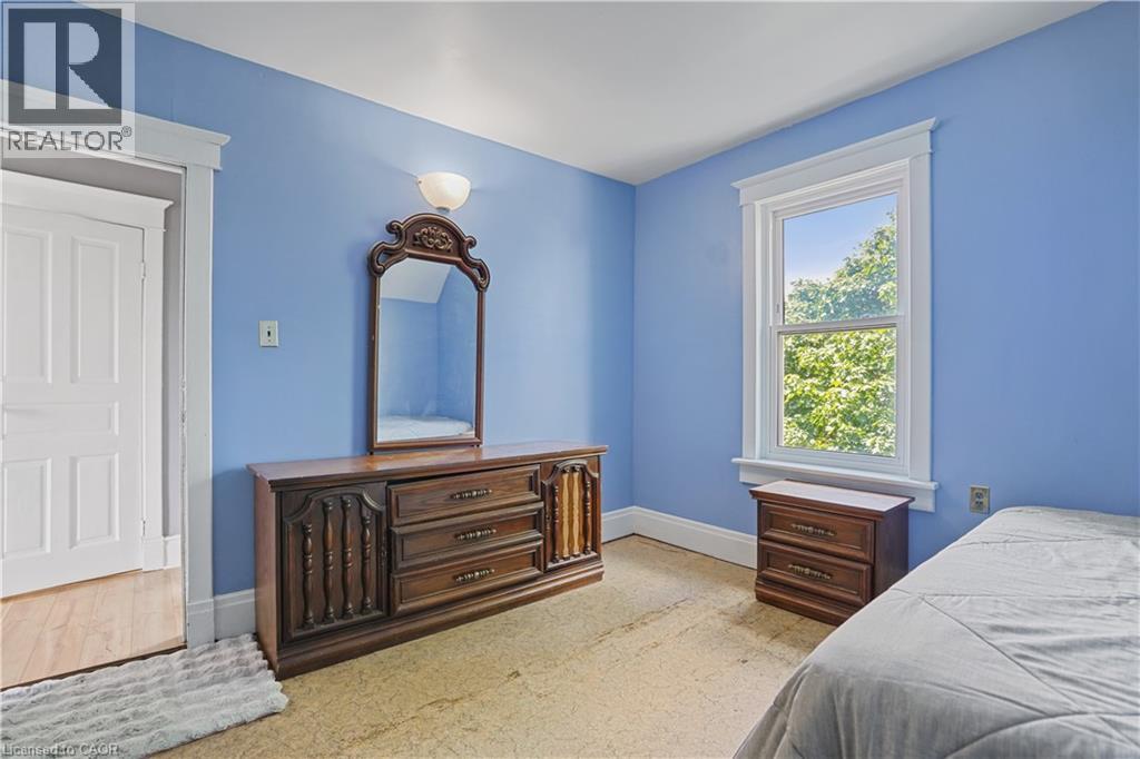Photo 13 of 58 Pandora Avenue N, Kitchener ON