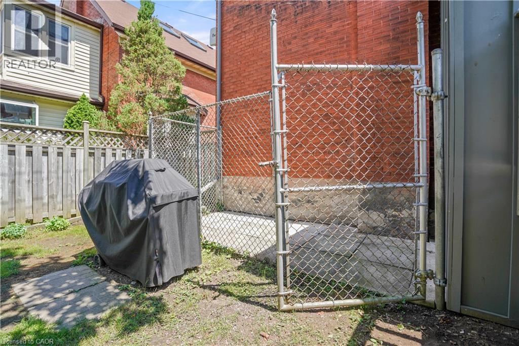 Photo 10 of 58 Pandora Avenue N, Kitchener ON