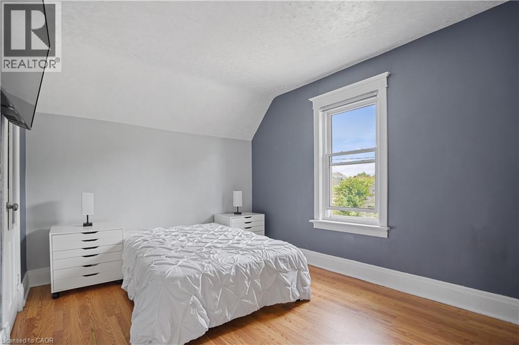 Photo 23 of 58 Pandora Avenue N, Kitchener ON