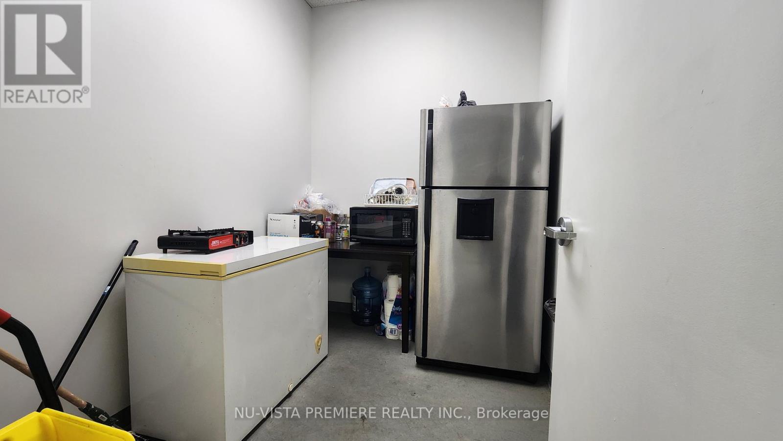 Photo 17 of 555 Wellington Road, London South ON