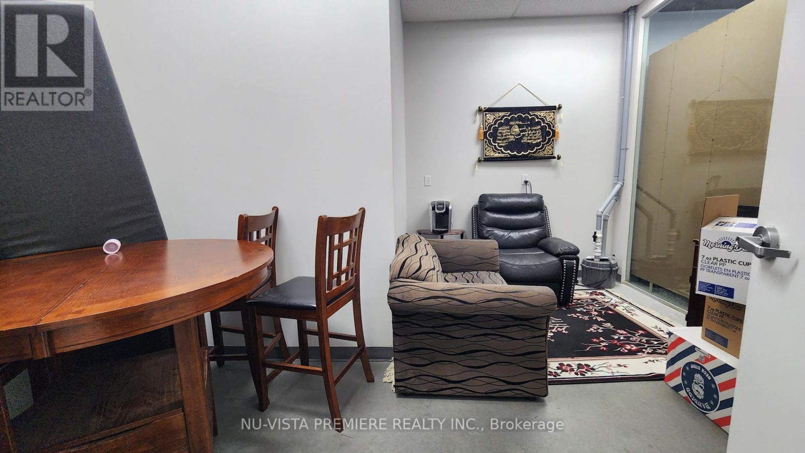 Photo 3 of 555 Wellington Road, London South ON