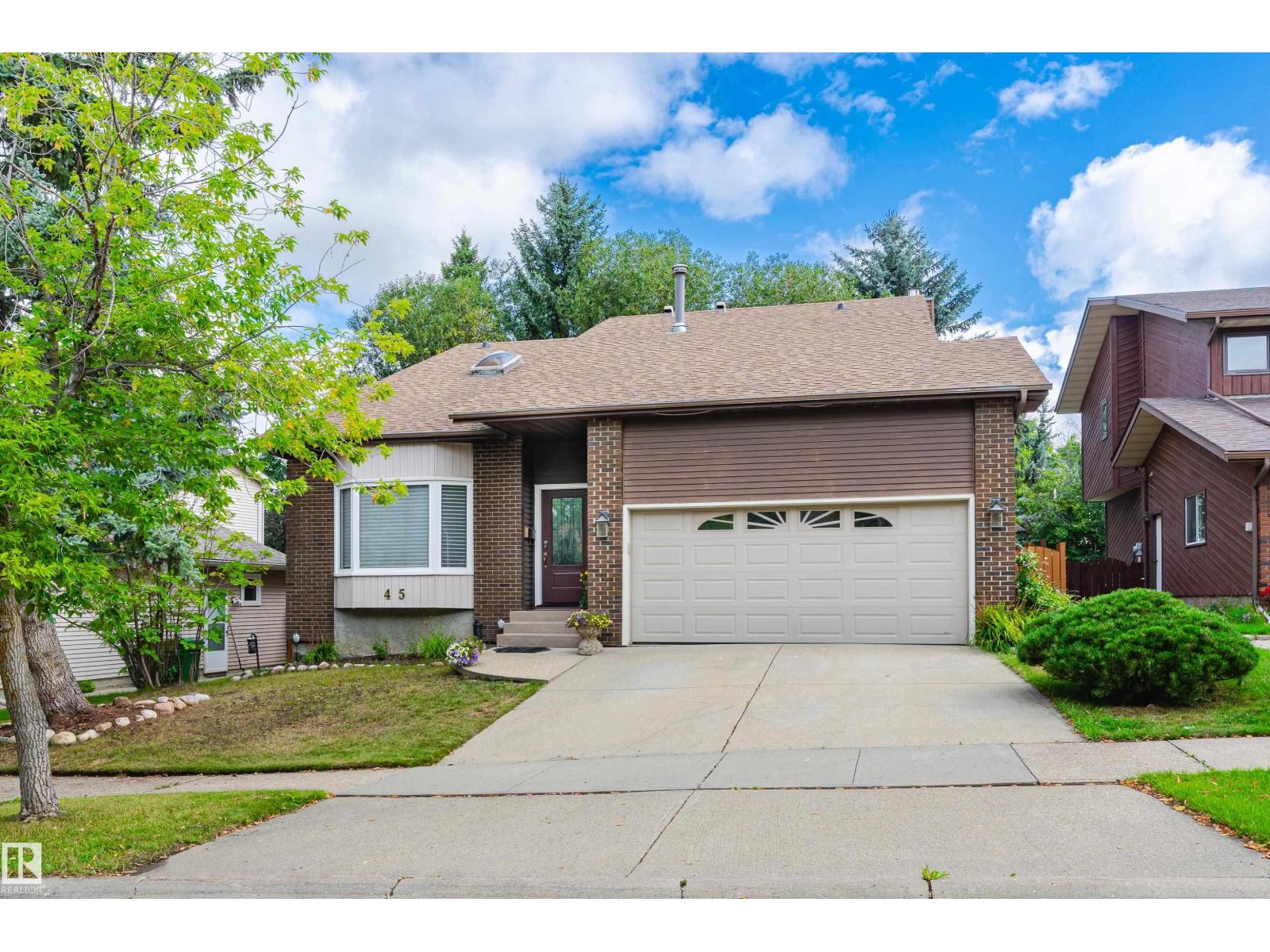 Photo 2 of 45 Wentworth Cr, St Albert AB