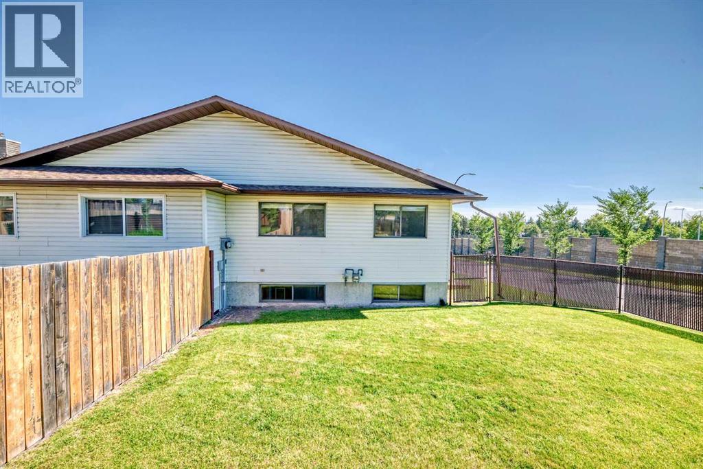 Photo 37 of 131 Ranchlands Court Nw, Calgary AB