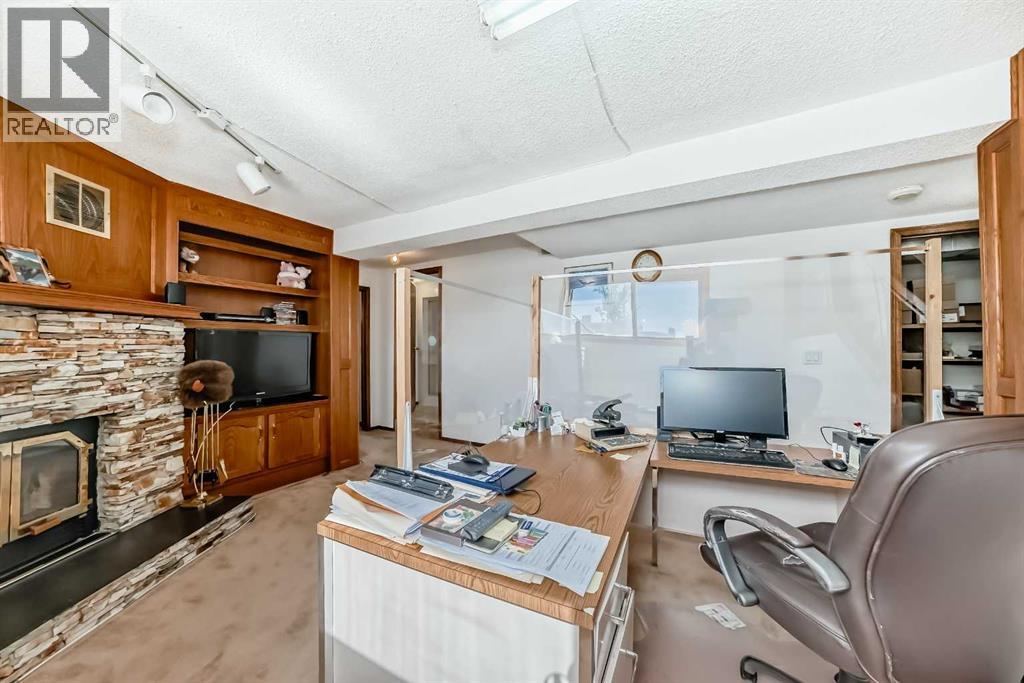 Photo 13 of 131 Ranchlands Court Nw, Calgary AB