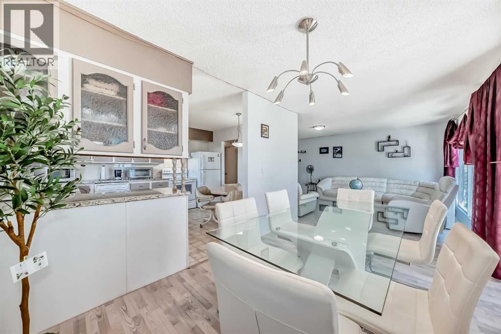 Photo 18 of 131 Ranchlands Court Nw, Calgary AB