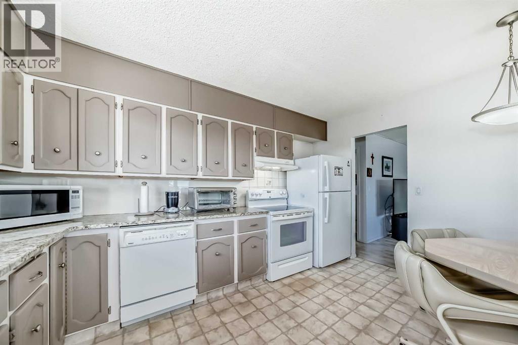 Photo 40 of 131 Ranchlands Court Nw, Calgary AB