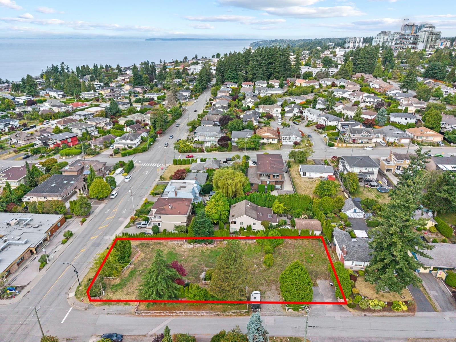 15643 BUENA VISTA AVENUE, White Rock