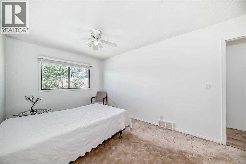 Photo 9 of 131 Ranchlands Court Nw, Calgary AB