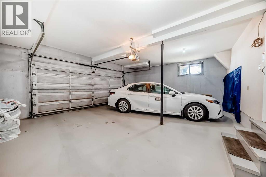 Photo 10 of 131 Ranchlands Court Nw, Calgary AB