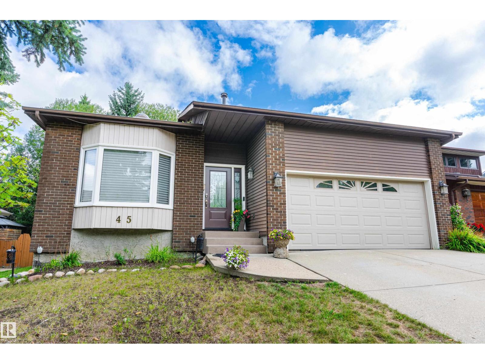 Photo 3 of 45 Wentworth Cr, St Albert AB