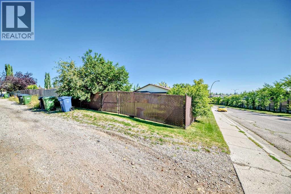 Photo 42 of 131 Ranchlands Court Nw, Calgary AB