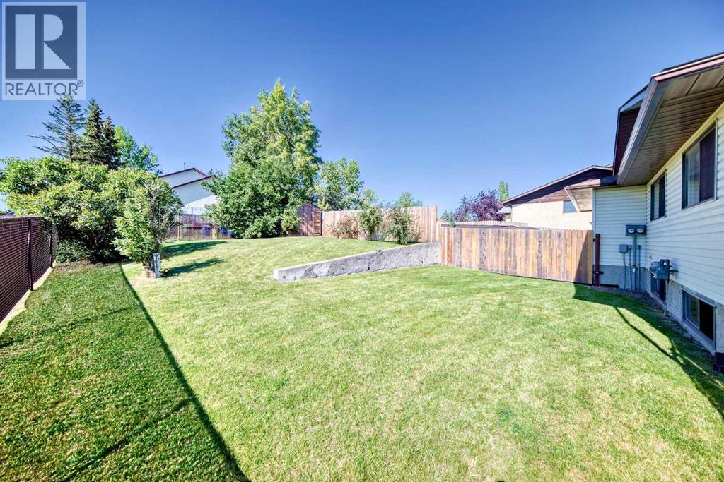 Photo 26 of 131 Ranchlands Court Nw, Calgary AB