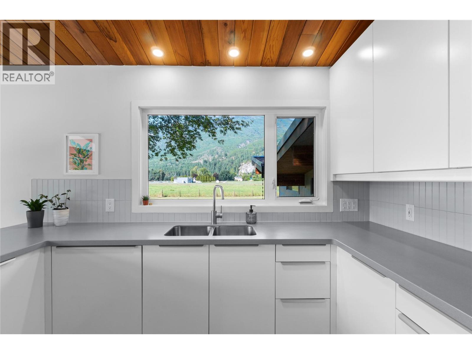Photo 67 of 7161 50 Avenue Sw, Salmon Arm BC