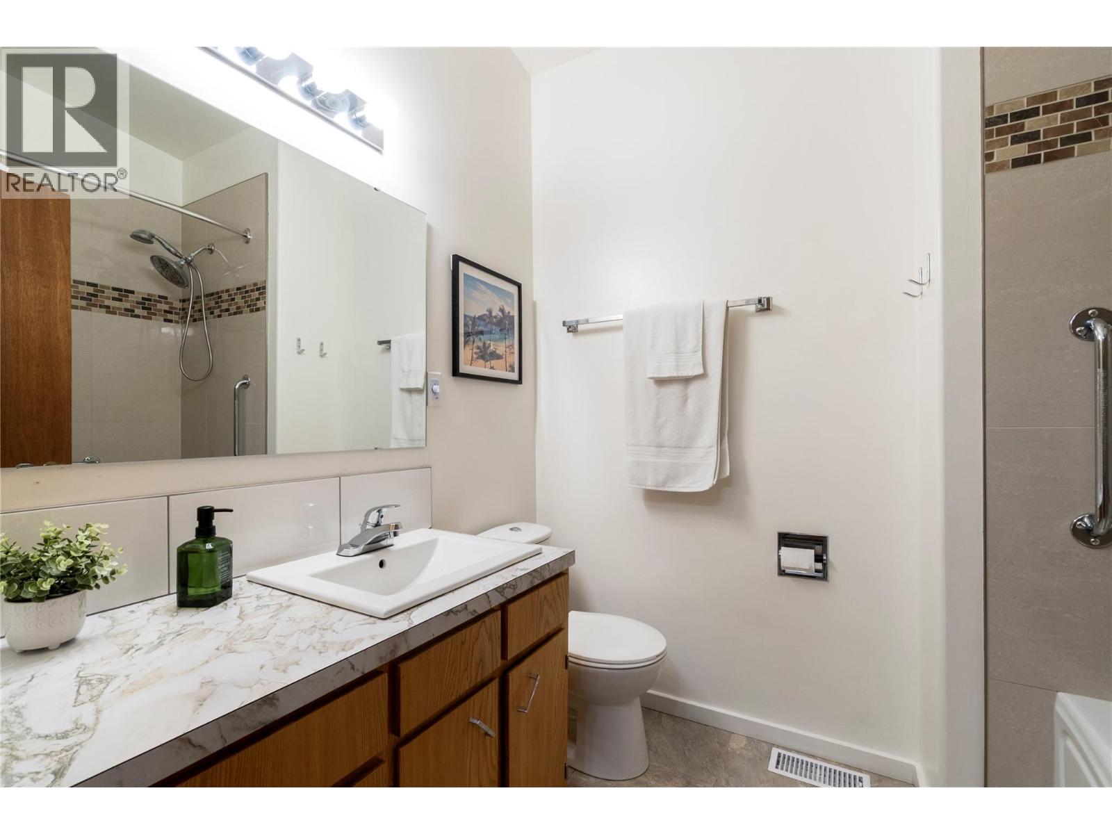 Photo 1 of 7161 50 Avenue Sw, Salmon Arm BC