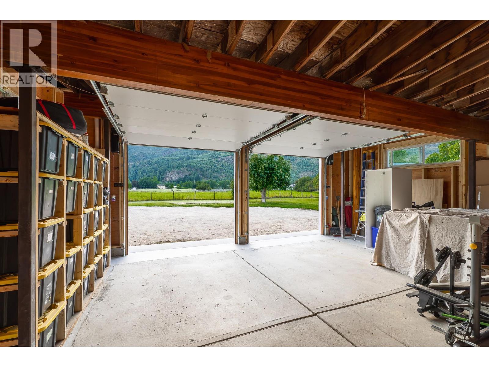 Photo 6 of 7161 50 Avenue Sw, Salmon Arm BC