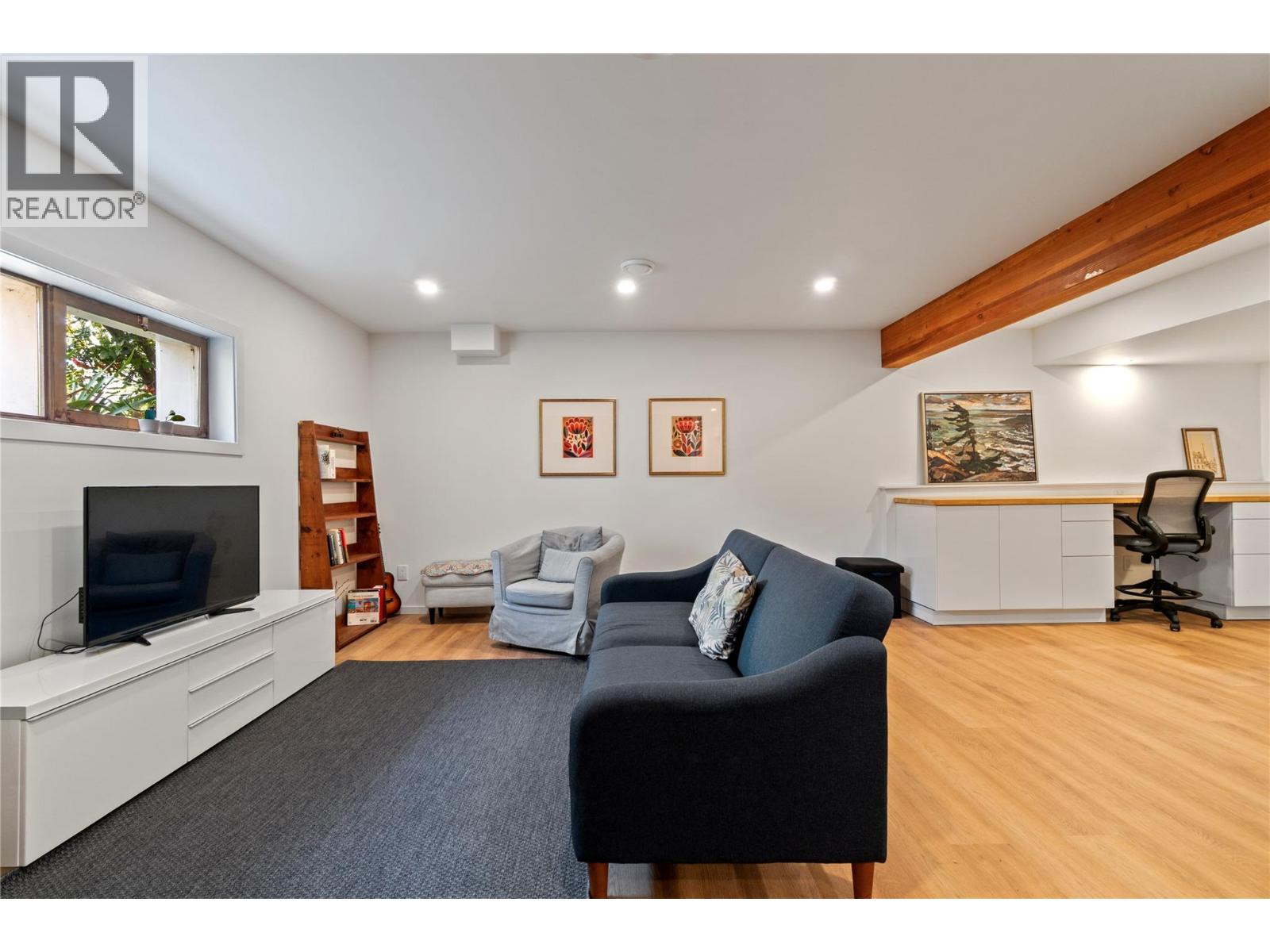 Photo 5 of 7161 50 Avenue Sw, Salmon Arm BC