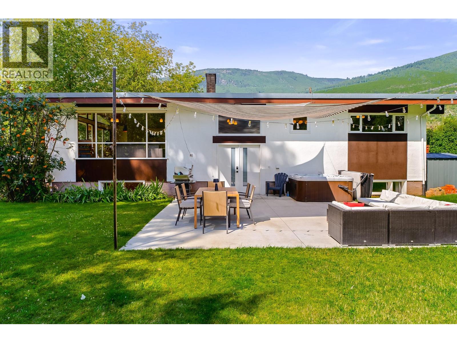 Photo 19 of 7161 50 Avenue Sw, Salmon Arm BC