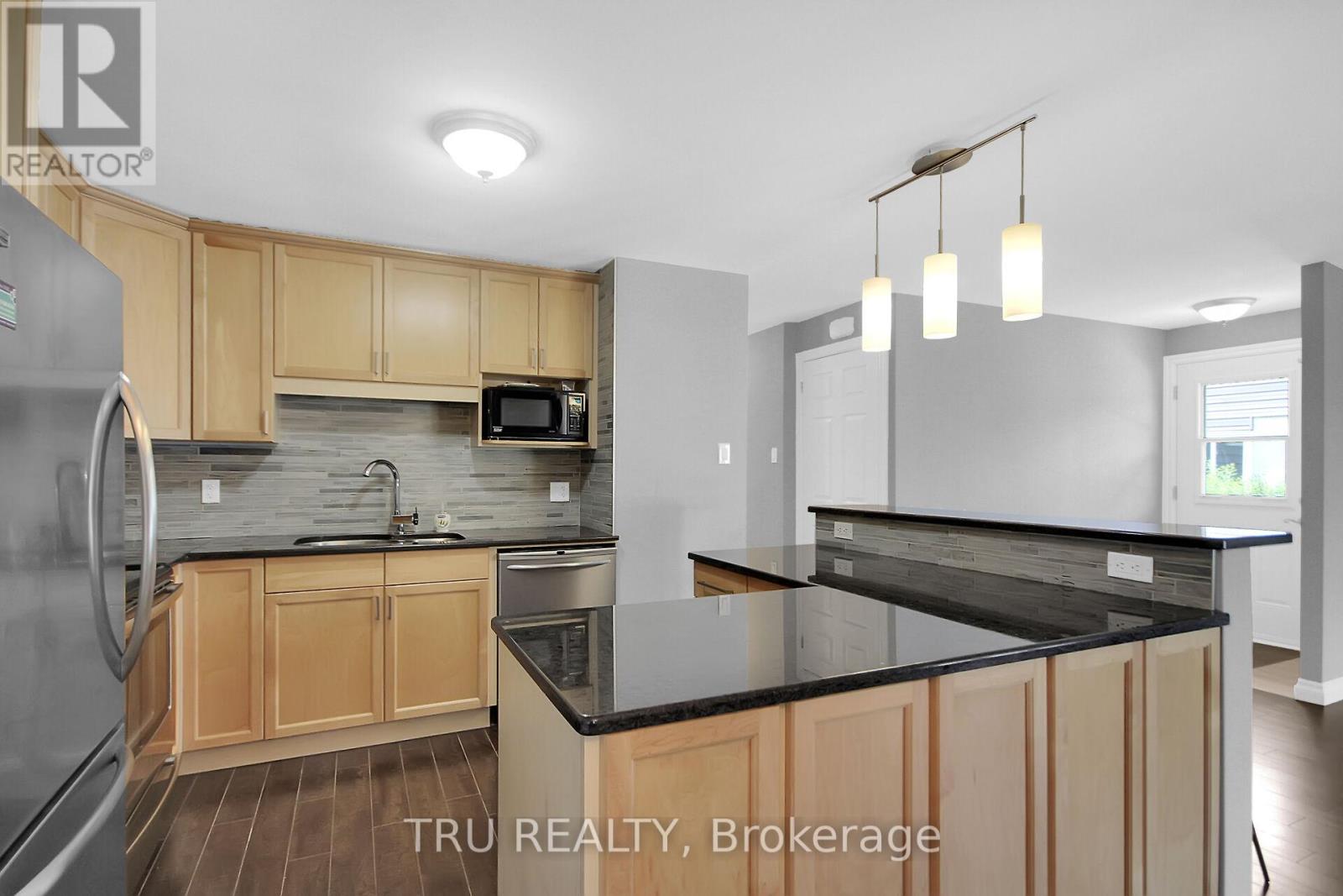 Photo 27 of 132 Rothesay Drive, Ottawa ON