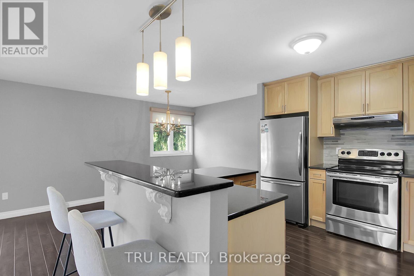 Photo 12 of 132 Rothesay Drive, Ottawa ON