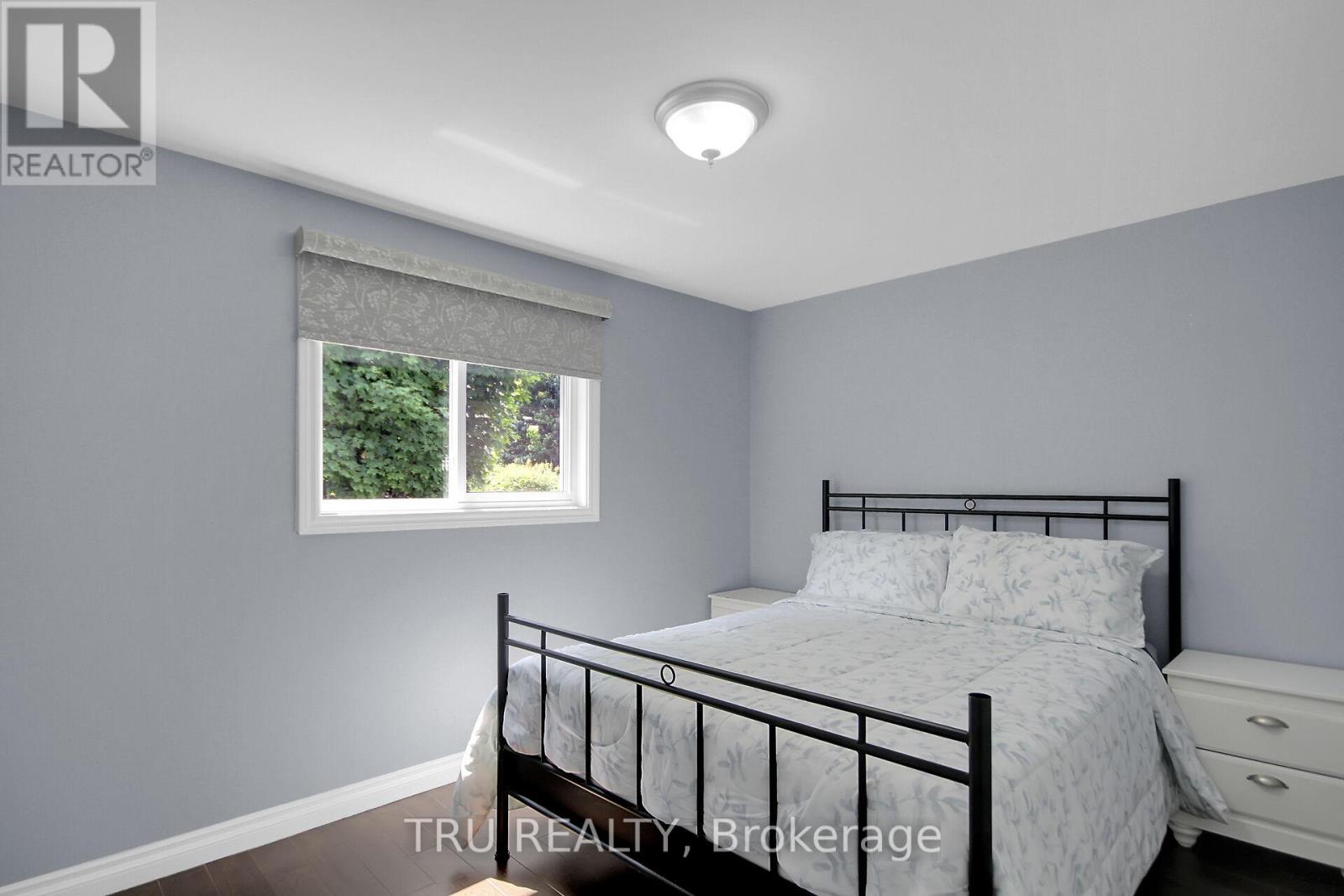 Photo 7 of 132 Rothesay Drive, Ottawa ON