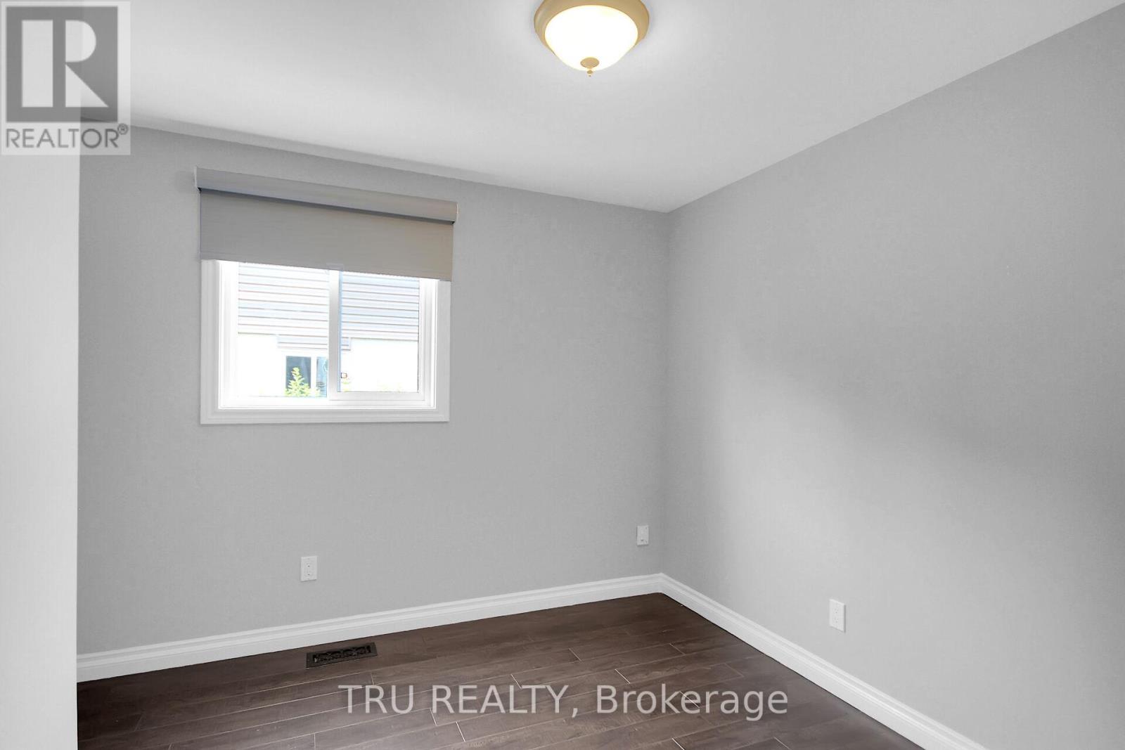 Photo 29 of 132 Rothesay Drive, Ottawa ON