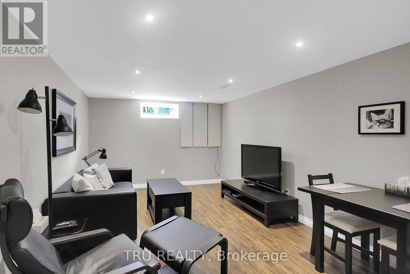 Photo 38 of 132 Rothesay Drive, Ottawa ON