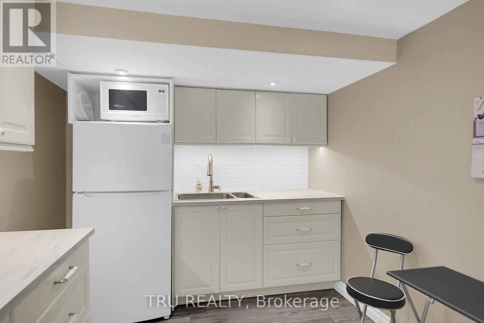 Photo 42 of 132 Rothesay Drive, Ottawa ON