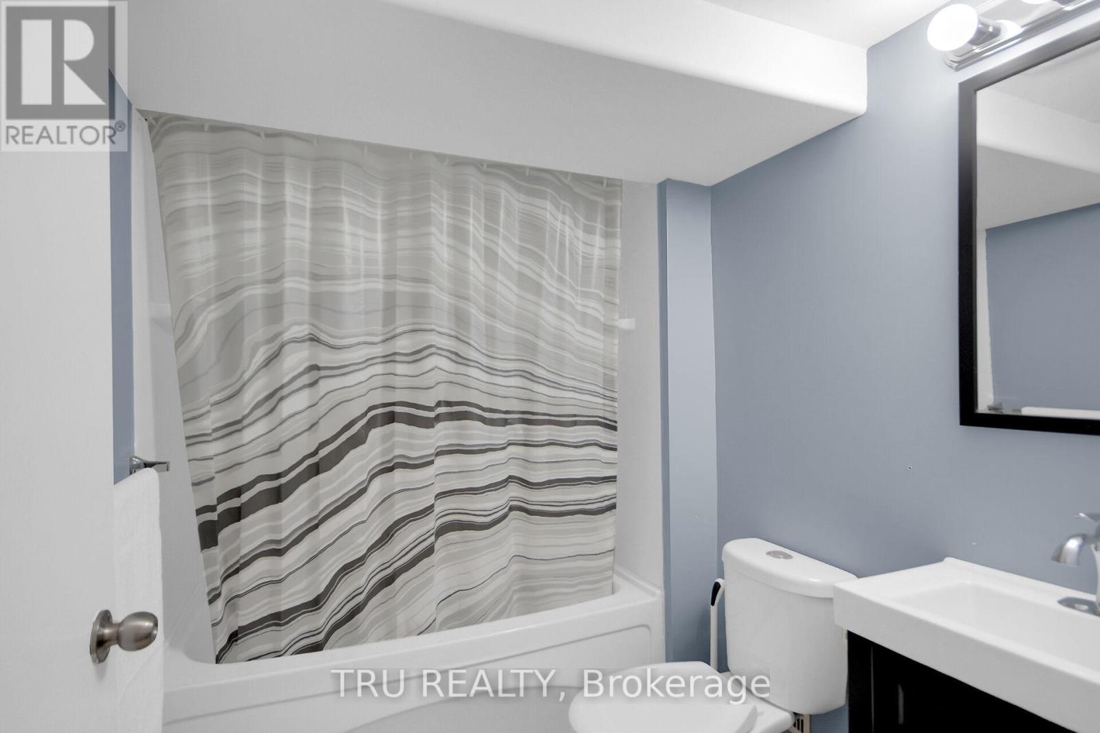 Photo 22 of 132 Rothesay Drive, Ottawa ON