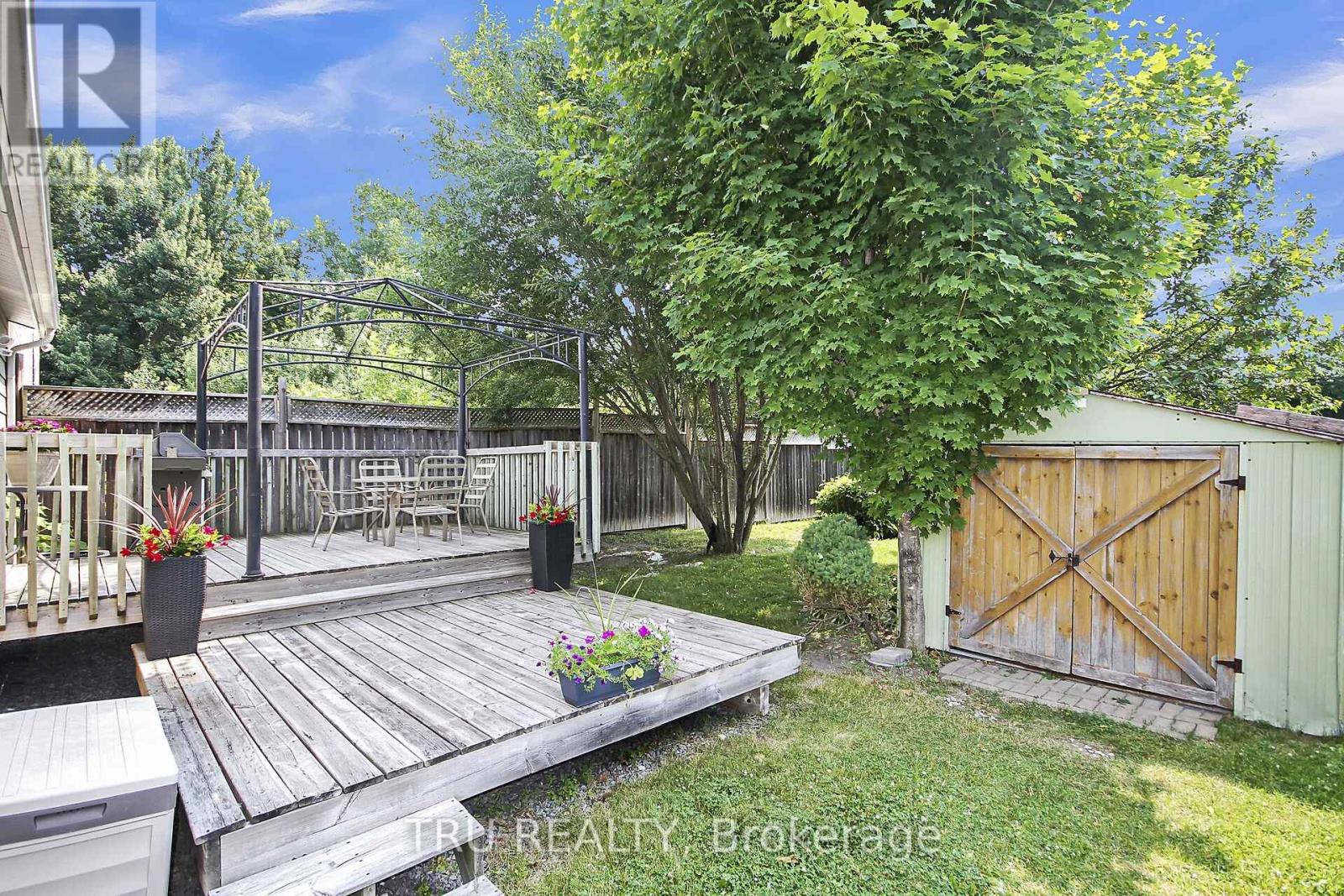 Photo 15 of 132 Rothesay Drive, Ottawa ON