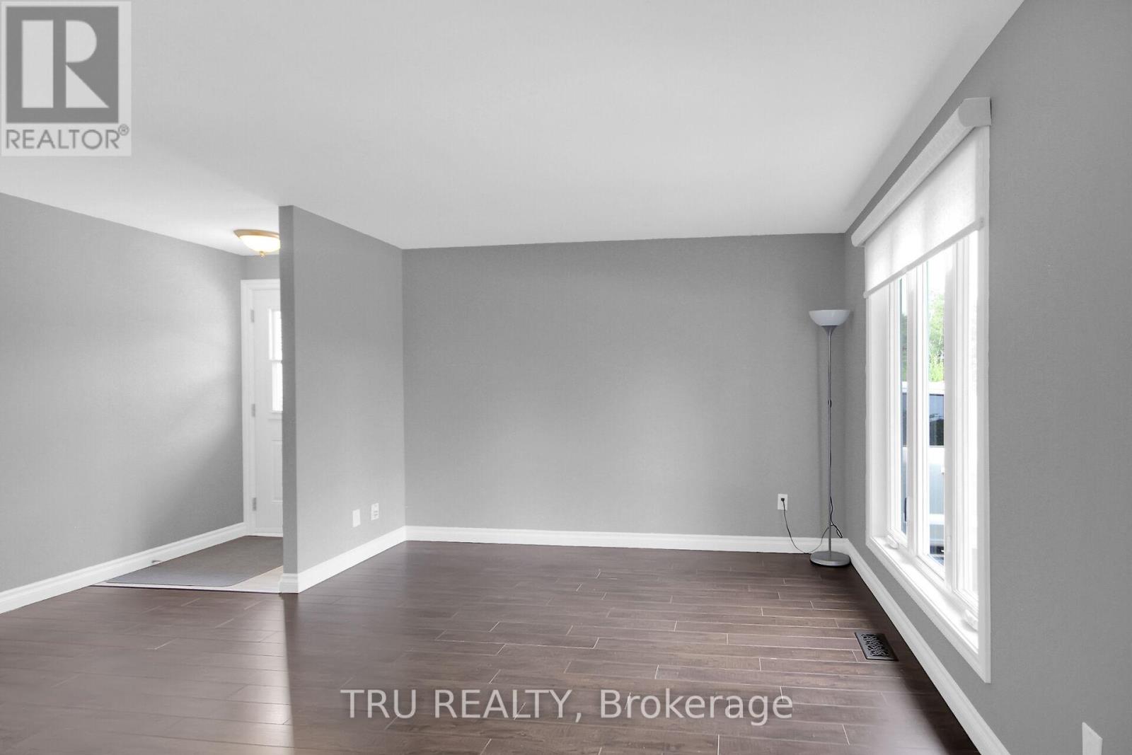 Photo 45 of 132 Rothesay Drive, Ottawa ON