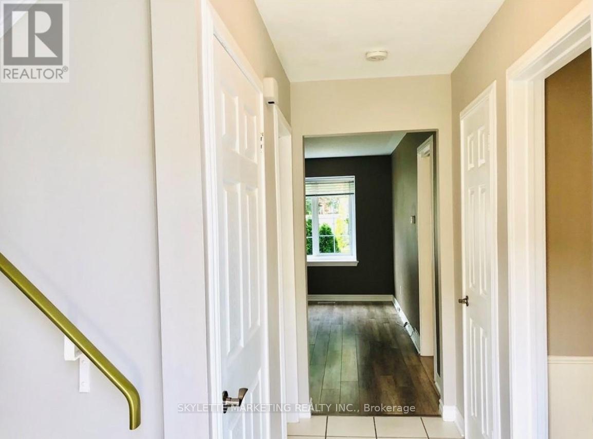 Photo 8 of 264 Homestead Crescent, London North ON
