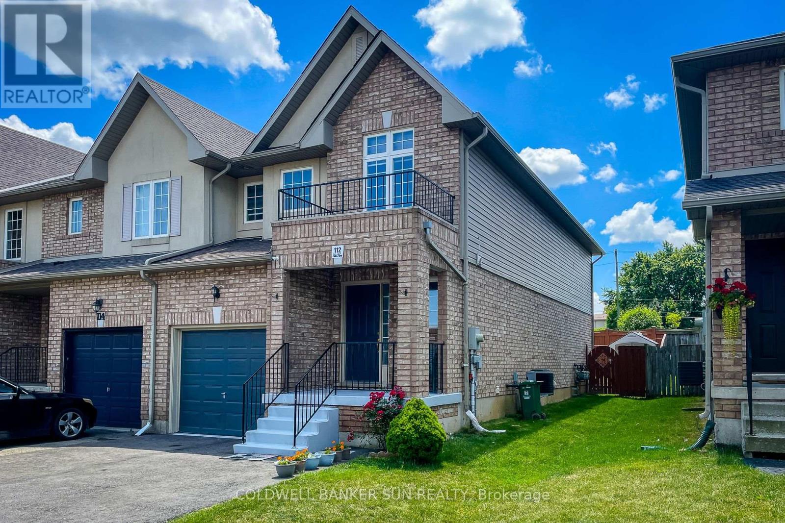 Photo 24 of 112 Meadow Wood Crescent, Hamilton ON