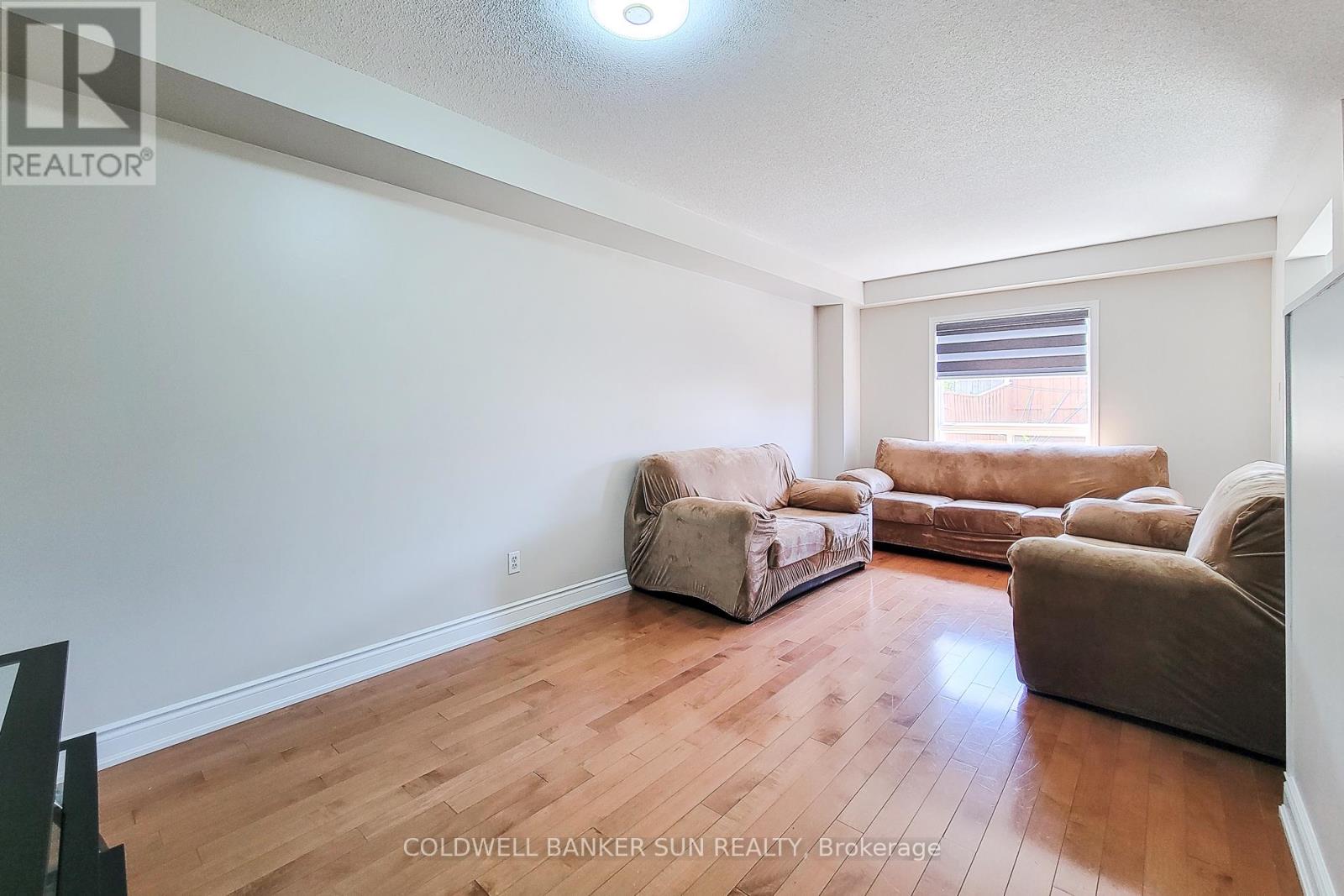Photo 1 of 112 Meadow Wood Crescent, Hamilton ON