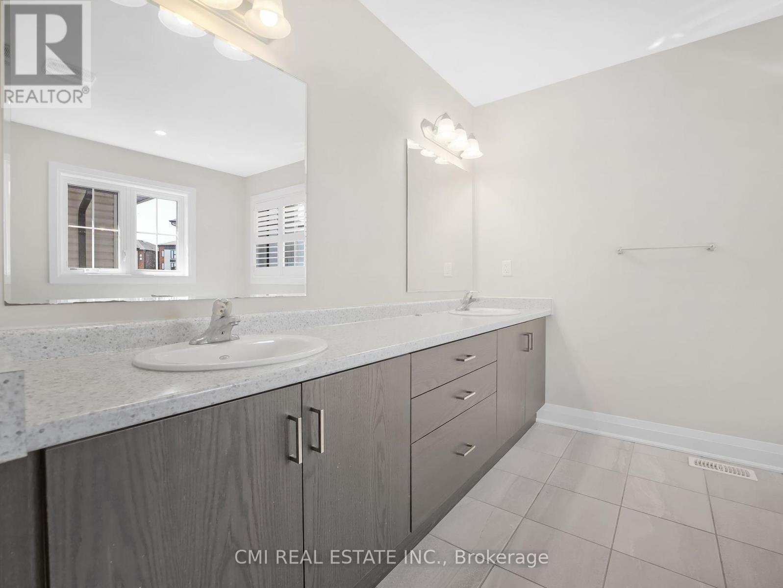 Photo 33 of 150 Blair Creek Drive, Kitchener ON