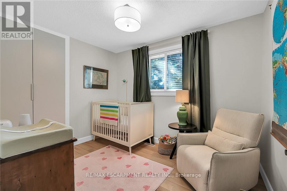 Photo 21 of 158 Wendover Drive, Hamilton ON