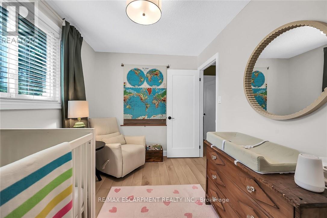 Photo 9 of 158 Wendover Drive, Hamilton ON