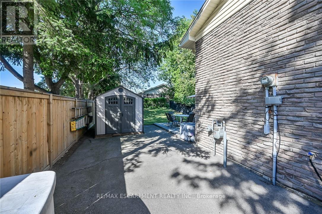 Photo 26 of 158 Wendover Drive, Hamilton ON