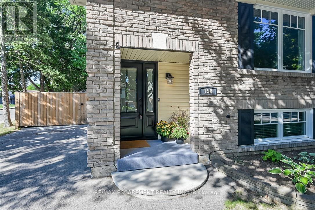 Photo 6 of 158 Wendover Drive, Hamilton ON
