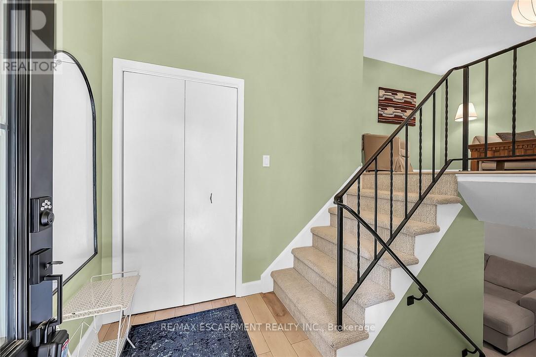 Photo 1 of 158 Wendover Drive, Hamilton ON